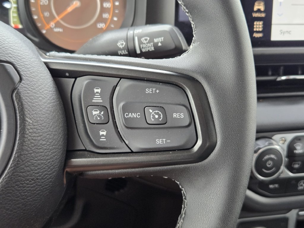 Used 2025 Jeep Gladiator Mojave w/ Convenience Group AWD/4WD image 28