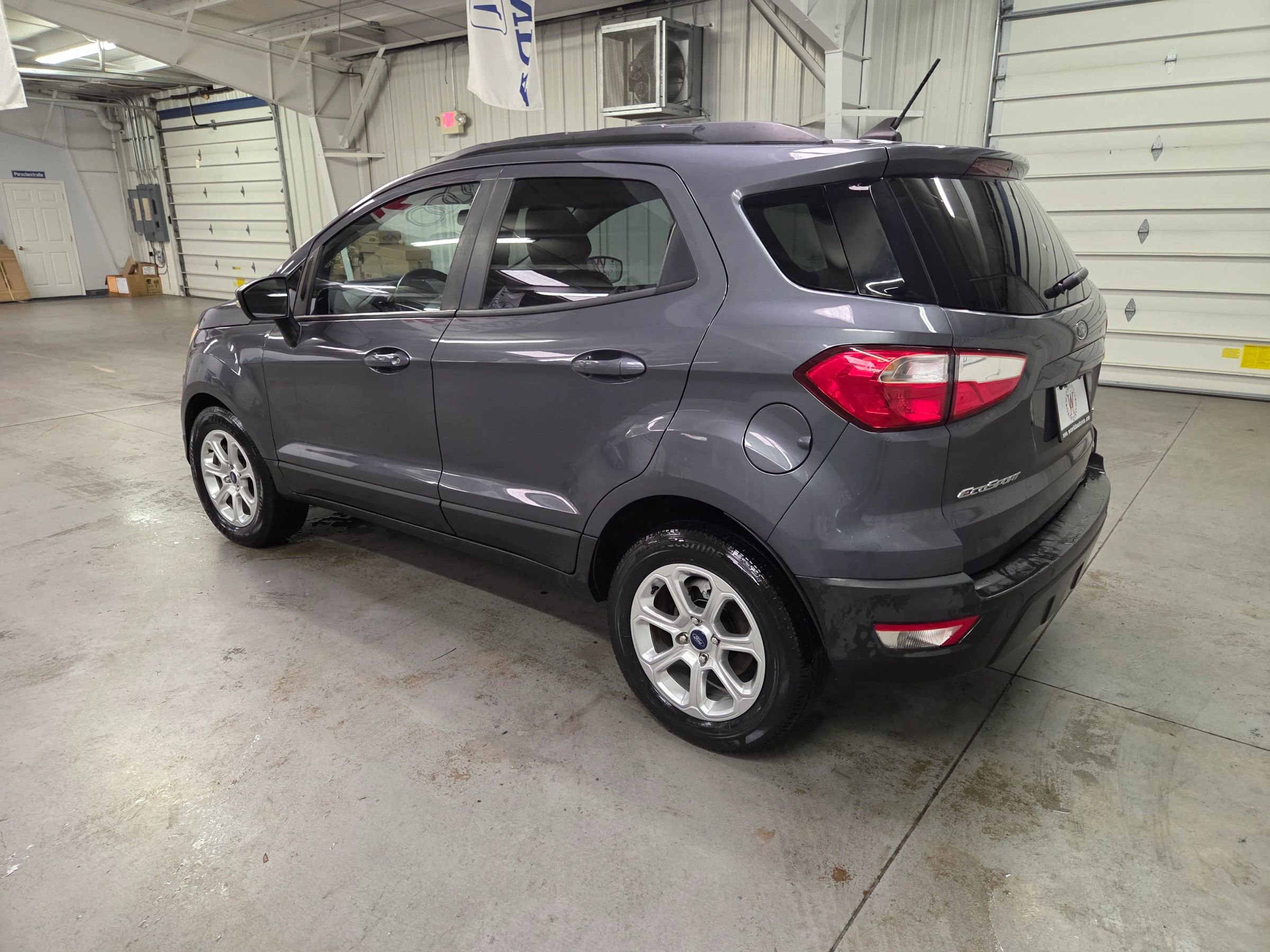 Used 2020 Ford EcoSport SE w/ SE Convenience Package FWD image 4