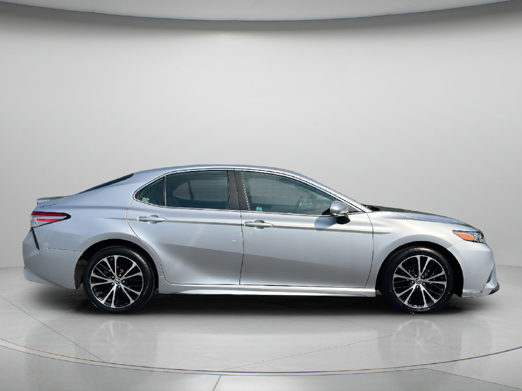 Used 2019 Toyota Camry SE w/ Convenience Package FWD image 8