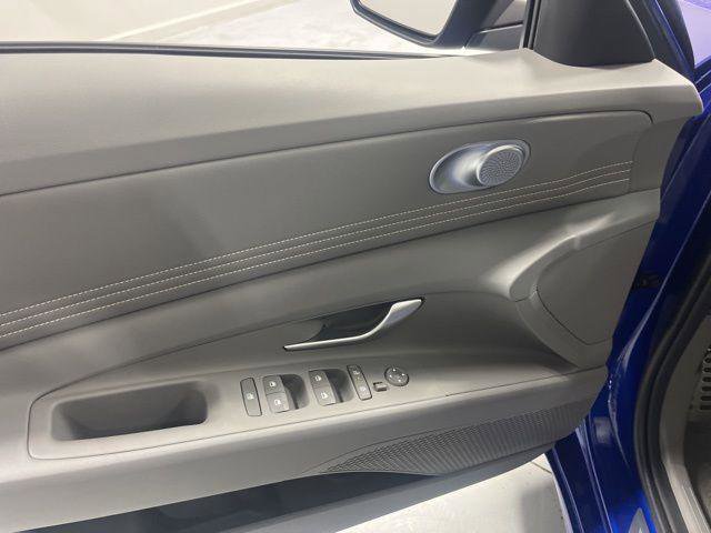 New 2026 Hyundai Elantra Sport image 6