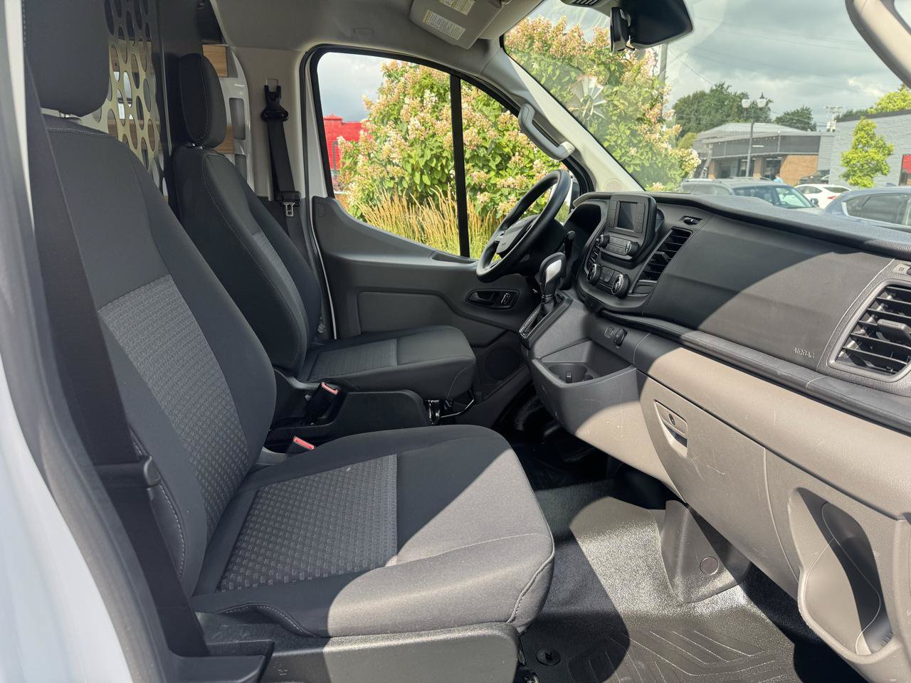 Used 2025 Ford Transit 250 Low Roof w/ Exterior Upgrade Package RWD image 18