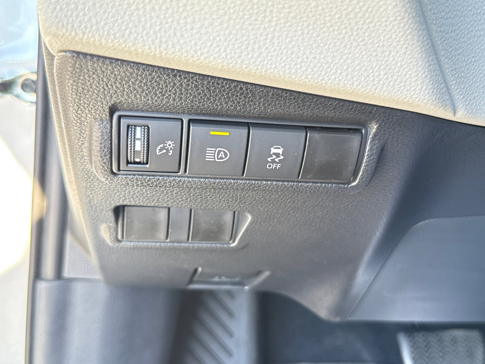 Certified 2026 Toyota Corolla Cross L image 24