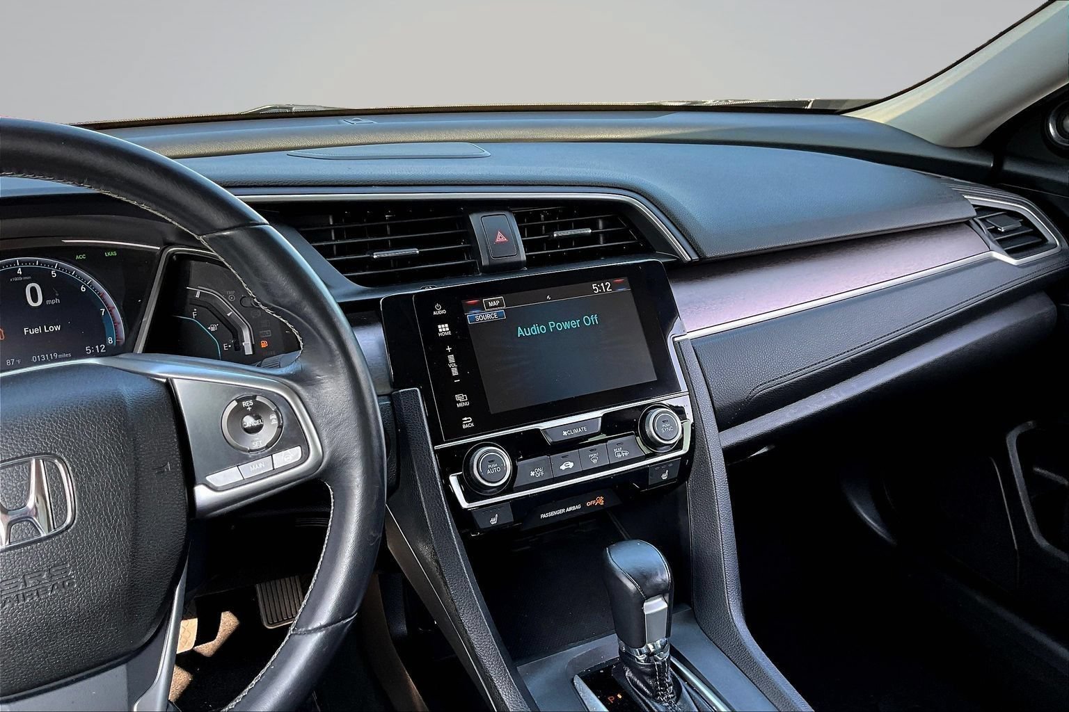 Used 2018 Honda Civic Touring image 9