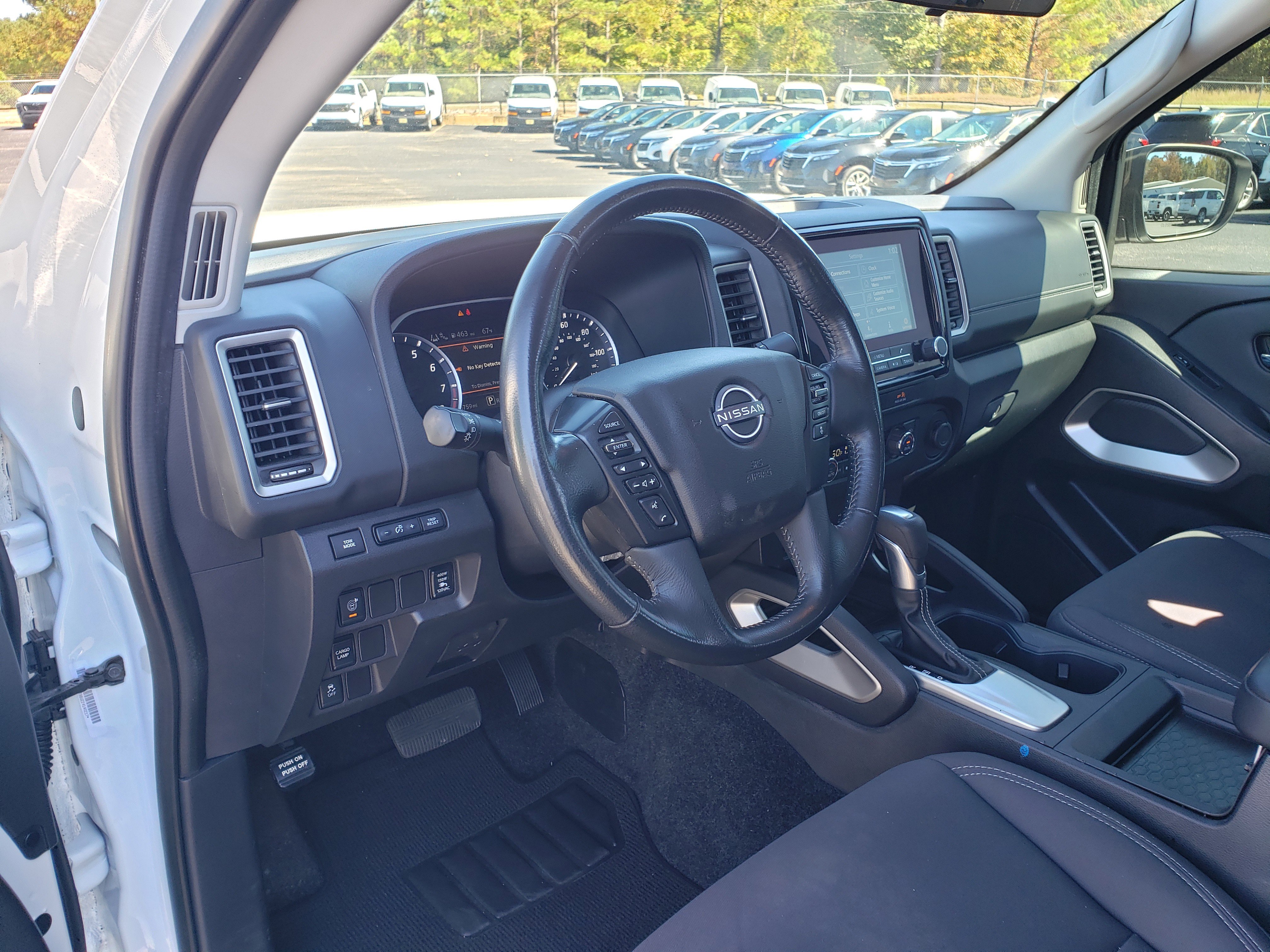 Used 2022 Nissan Frontier SV w/ Technology Package image 26
