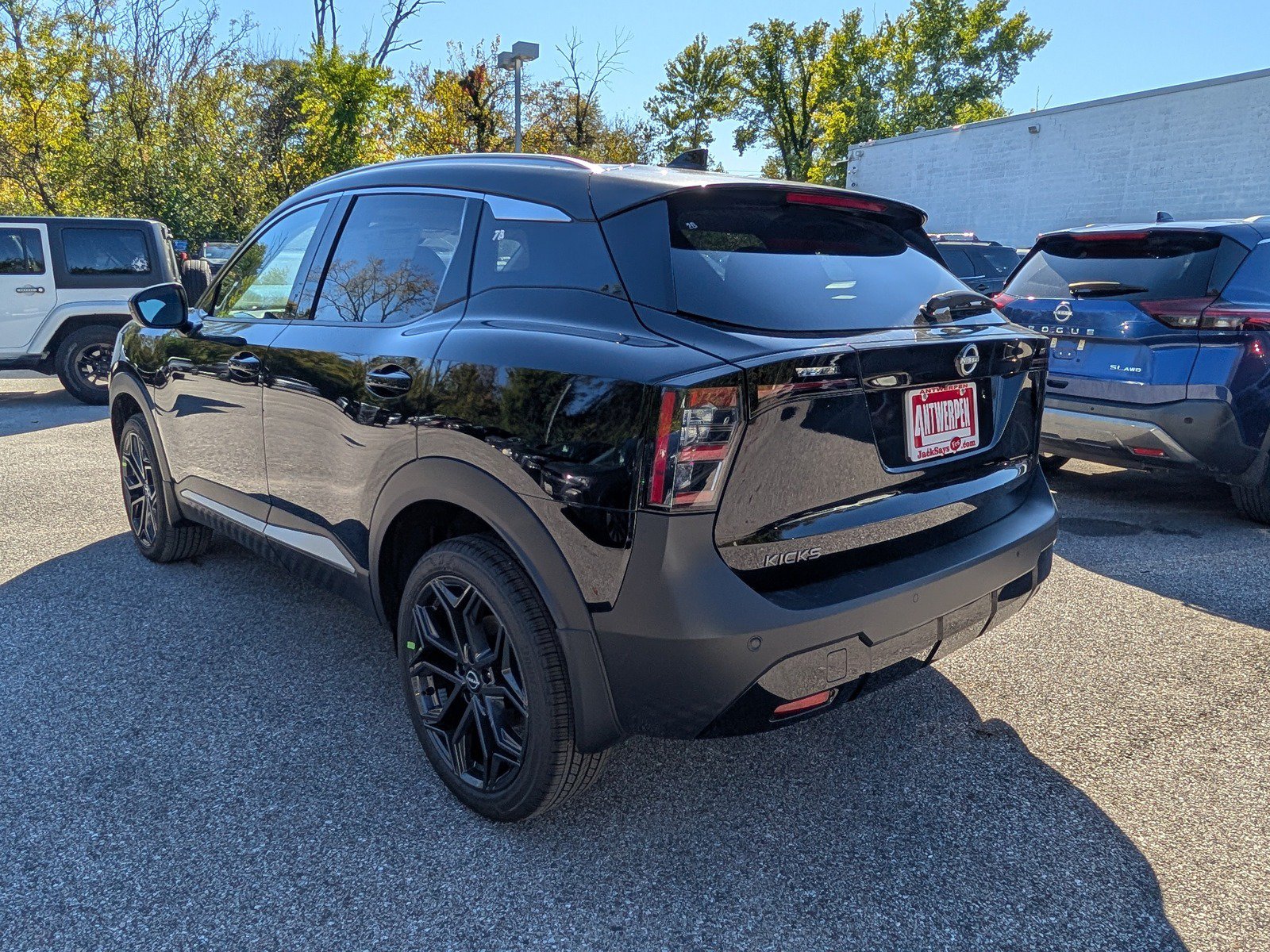 New 2027 Nissan Kicks SR FWD image 5