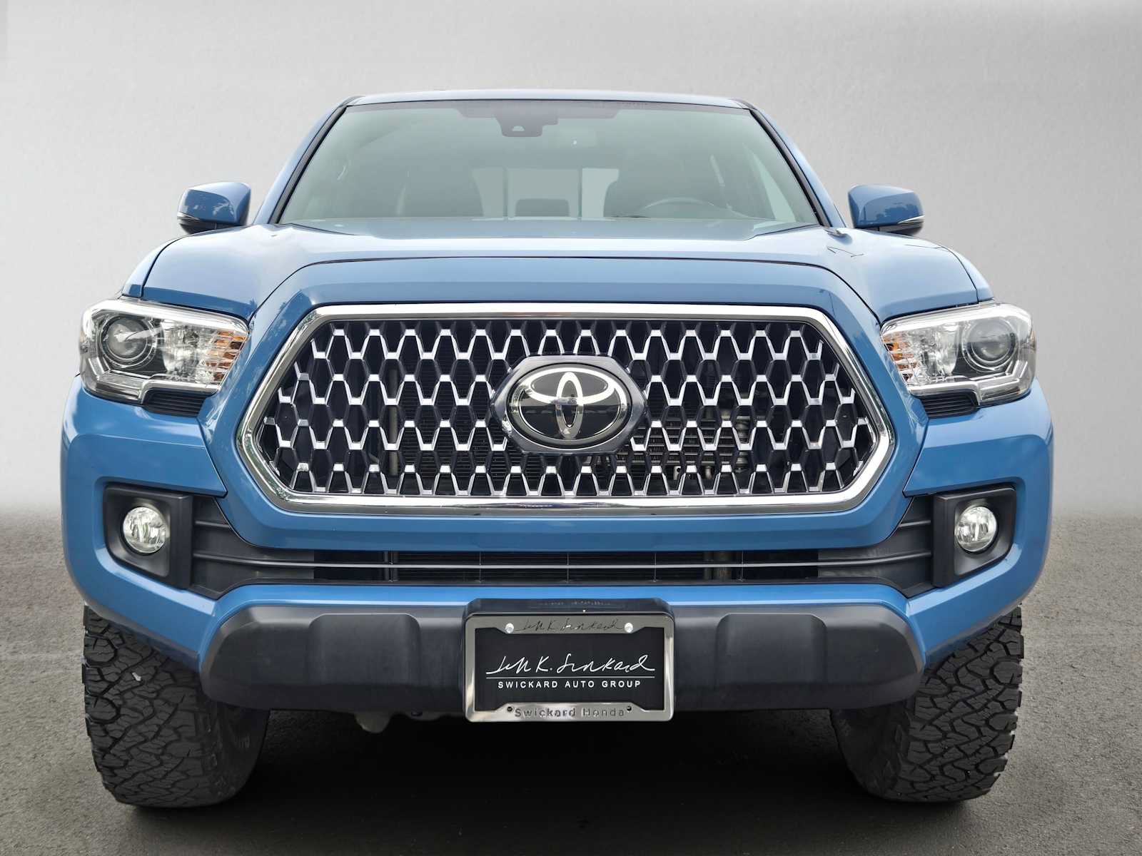 Used 2019 Toyota Tacoma TRD Off-Road AWD/4WD image 8
