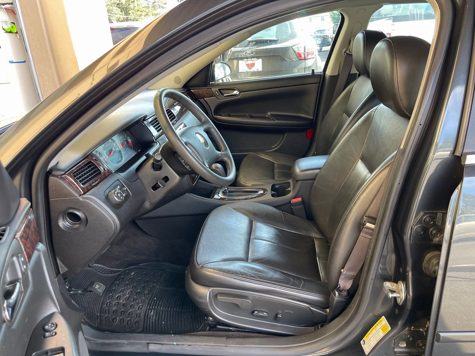 Used 2016 Chevrolet Impala LTZ image 9