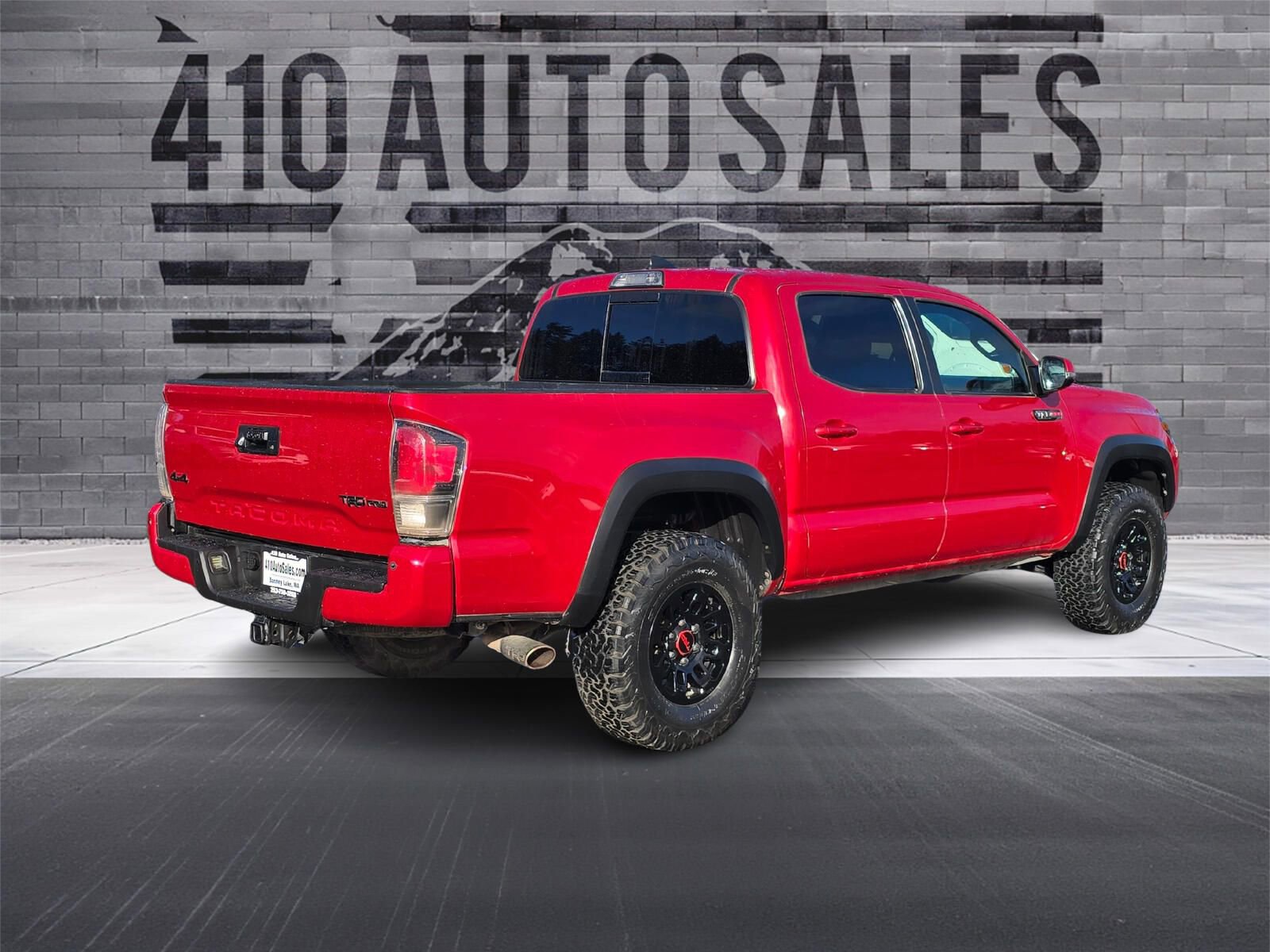 Used 2017 Toyota Tacoma TRD Pro image 3