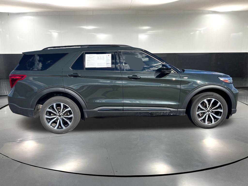 Used 2023 Ford Explorer ST-Line AWD/4WD image 4