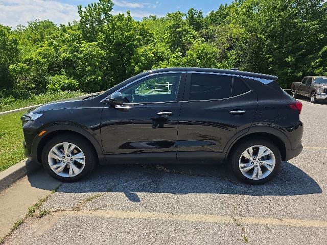 Used 2024 Buick Encore GX Preferred FWD image 2