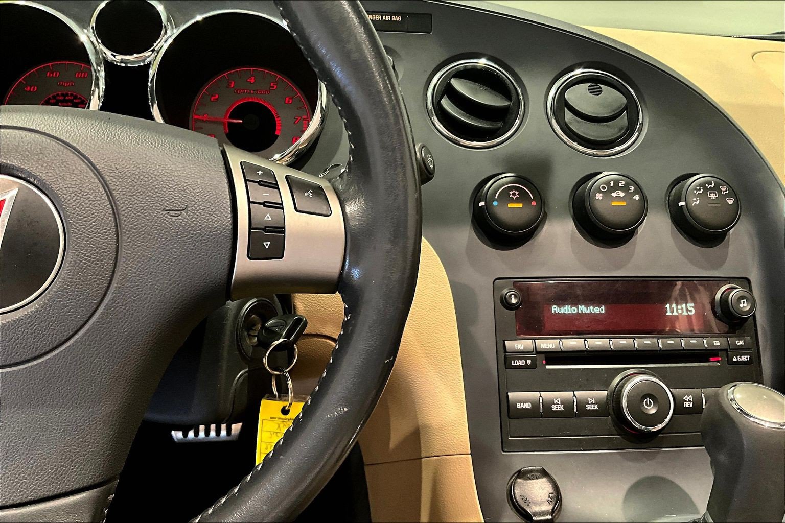 Used 2007 Pontiac Solstice Convertible w/ Premium Package RWD image 12