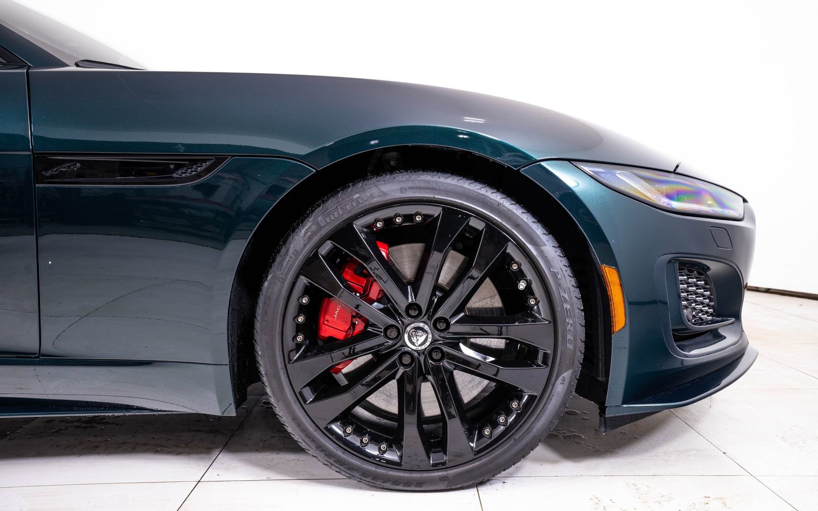 Used 2024 Jaguar F-TYPE R-Dynamic image 17