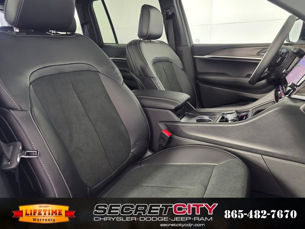 New 2026 Jeep Grand Cherokee Altitude image 33