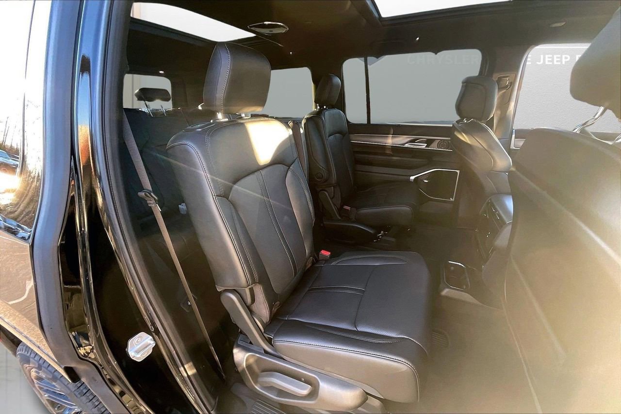 New 2026 Jeep Grand Wagoneer Limited AWD/4WD image 23