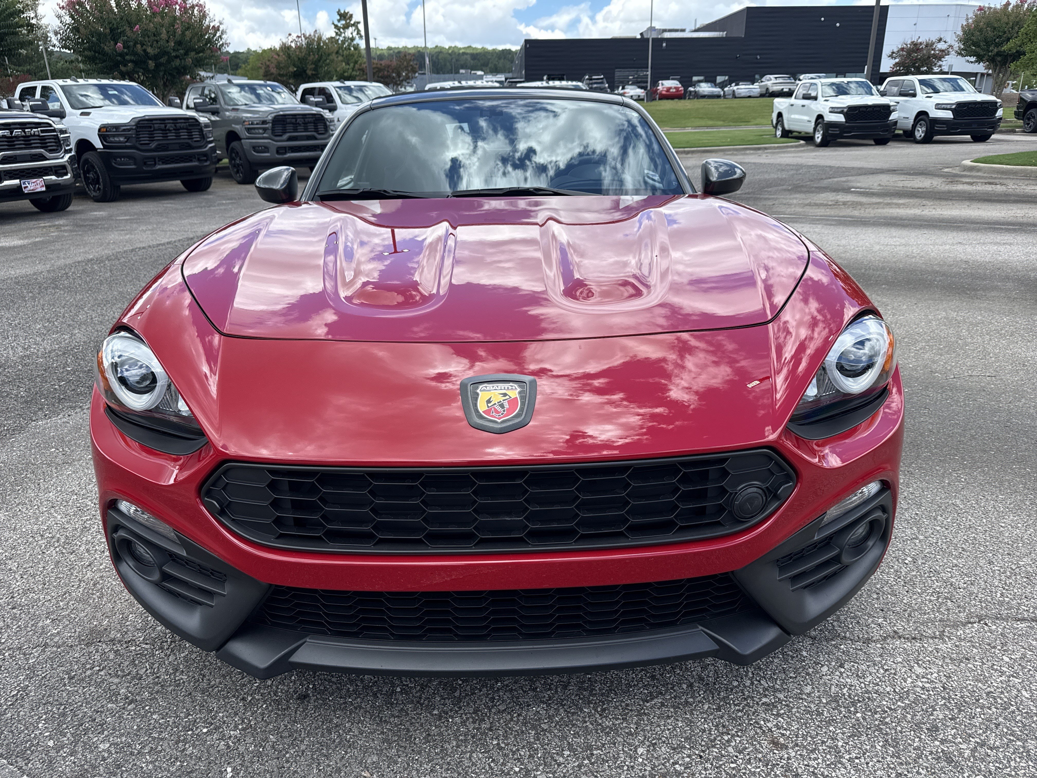 Used 2020 FIAT 124 Spider Abarth RWD image 2