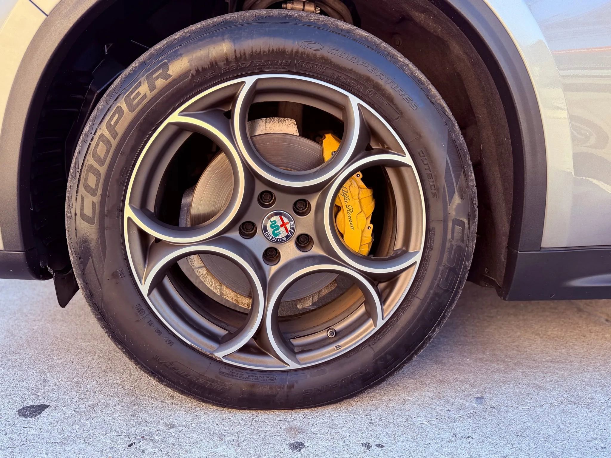 Used 2018 Alfa Romeo Stelvio AWD w/ Convenience Package image 38