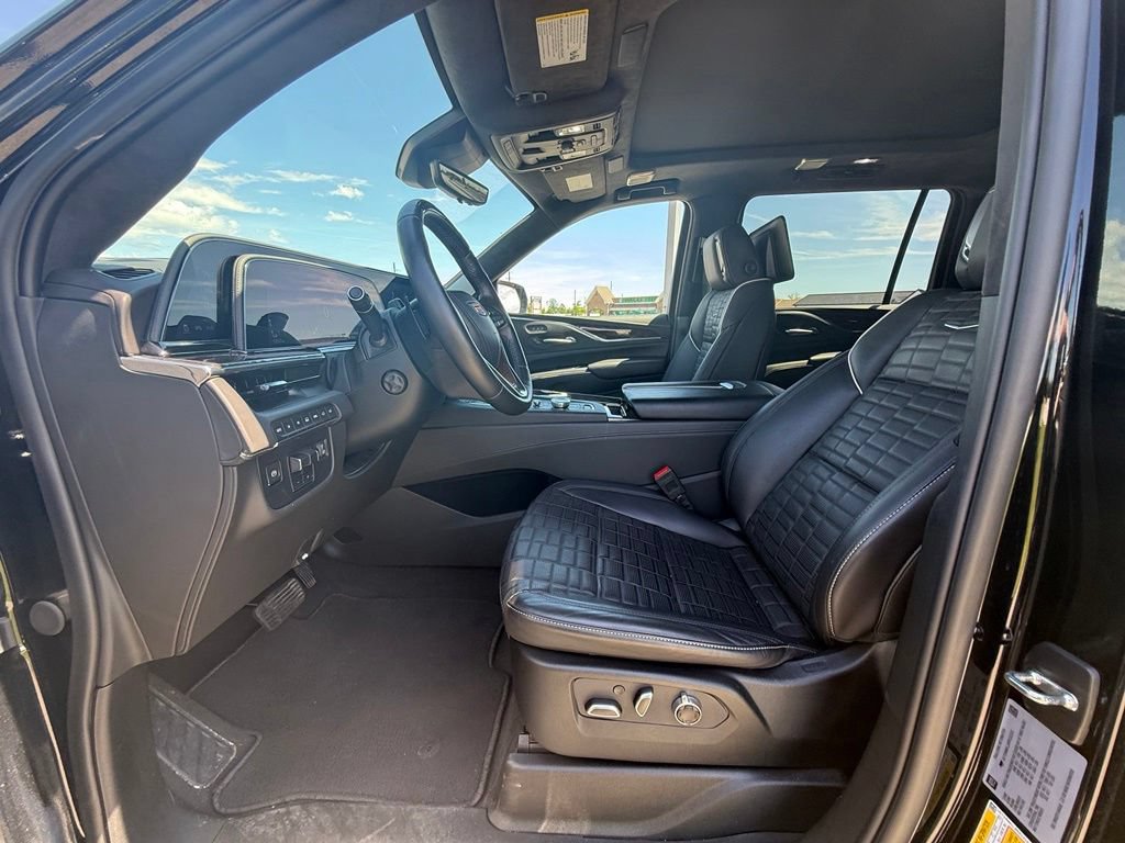 Certified 2024 Cadillac Escalade ESV Premium Luxury Platinum AWD/4WD image 29
