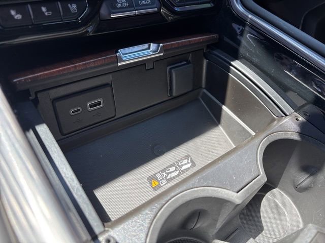 Used 2023 GMC Yukon Denali Ultimate AWD/4WD image 18
