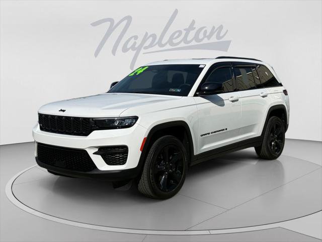 Certified 2024 Jeep Grand Cherokee Altitude AWD/4WD image 1