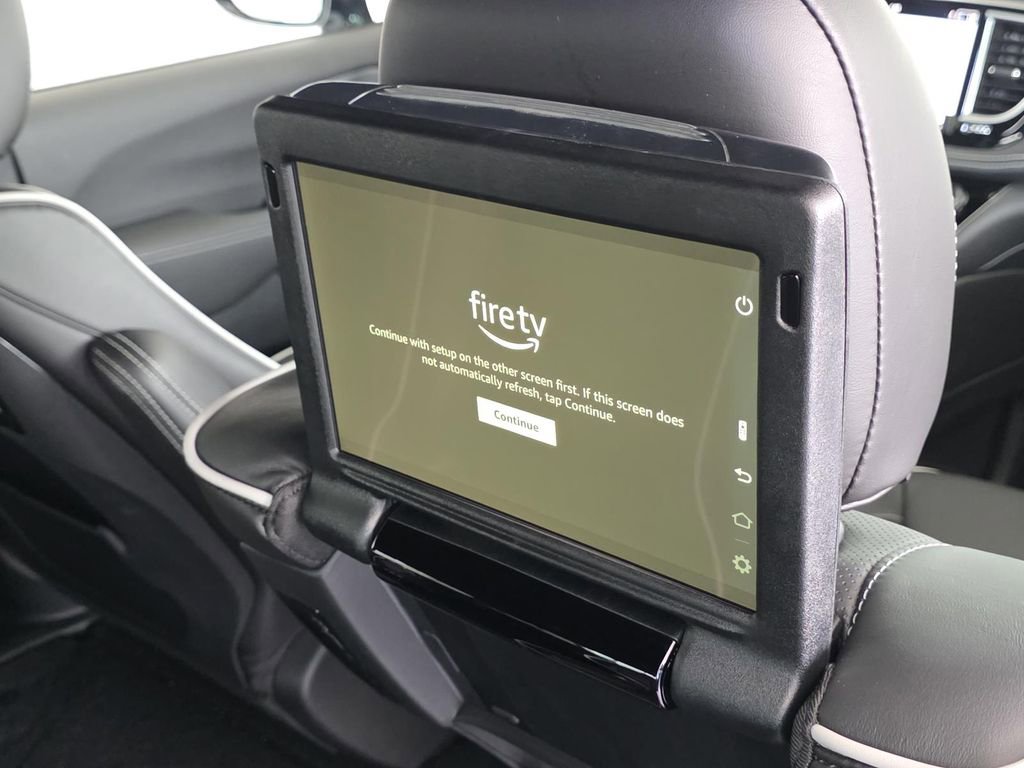 New 2026 Chrysler Pacifica Limited w/ Uconnect Theater Family Group image 14