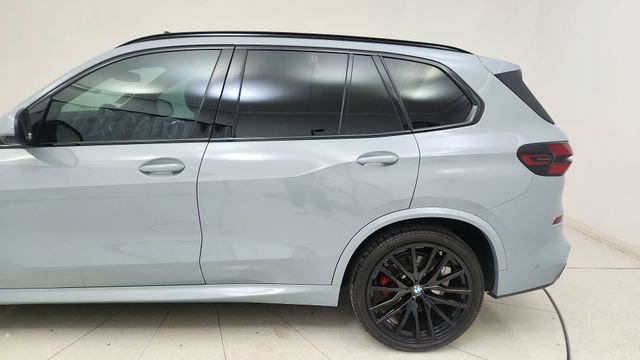 Used 2025 BMW X5 xDrive40i w/ M Sport Package image 11