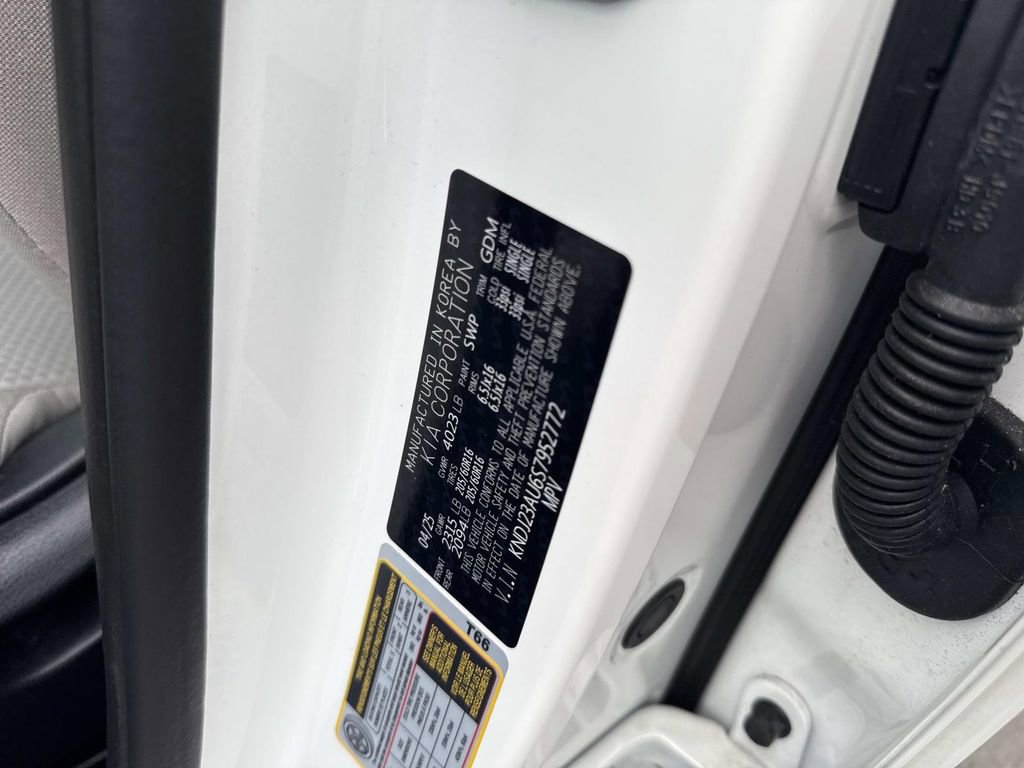 Used 2025 Kia Soul LX w/ LX Technology Package FWD image 18