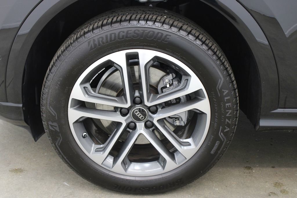 Certified 2025 Audi Q5 Premium w/ Convenience Package image 30