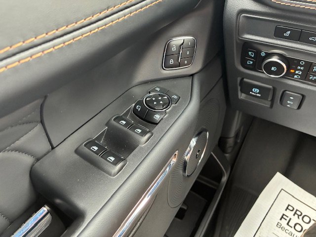 Used 2023 Ford Expedition Platinum image 30