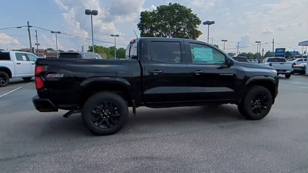 New 2025 Chevrolet Colorado Z71 w/ Midnight Edition image 9