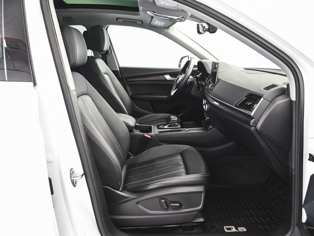 Used 2023 Audi Q5 2.0T Premium w/ Convenience Package AWD/4WD image 32