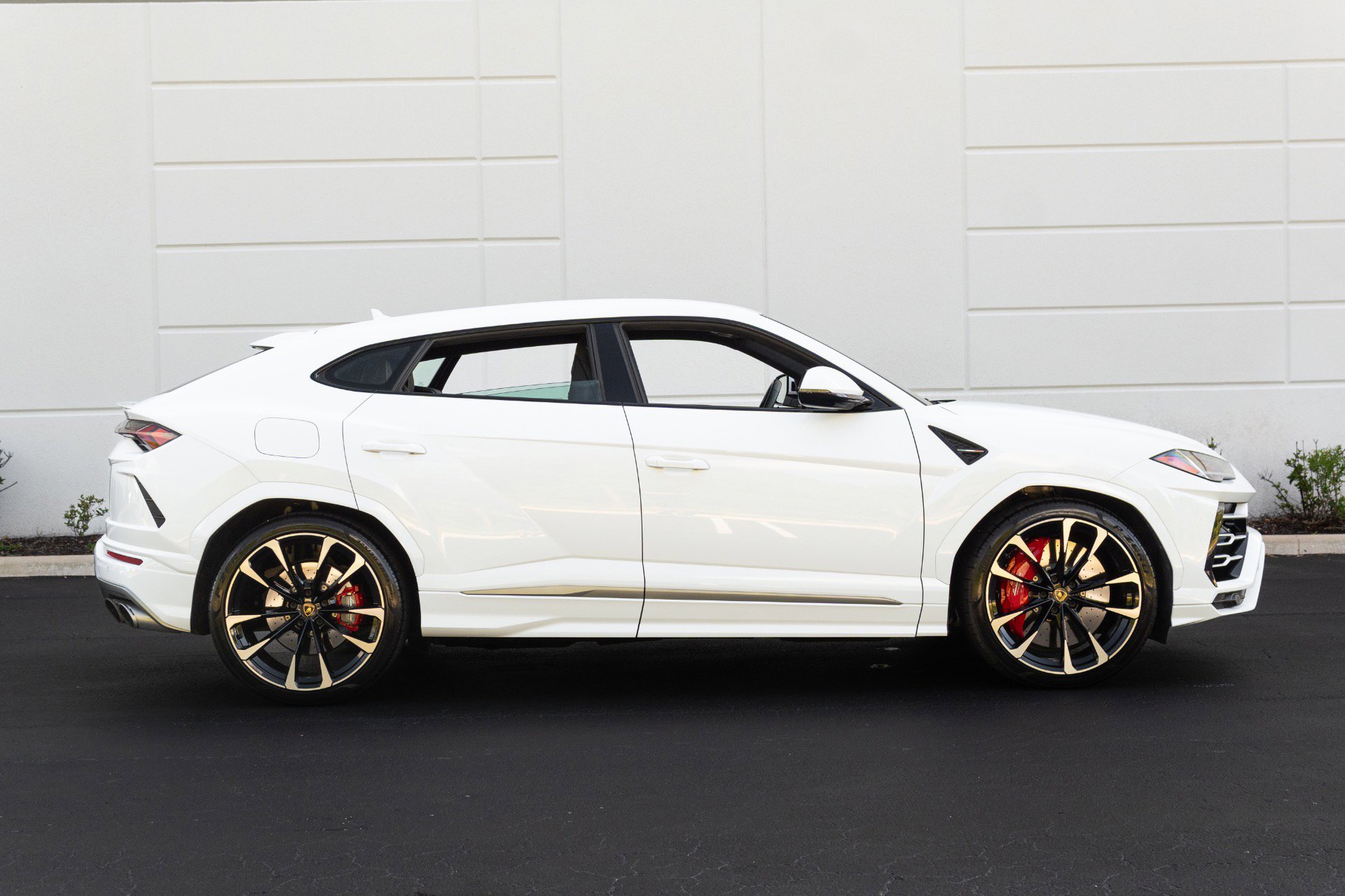 Used 2022 Lamborghini Urus AWD/4WD image 13