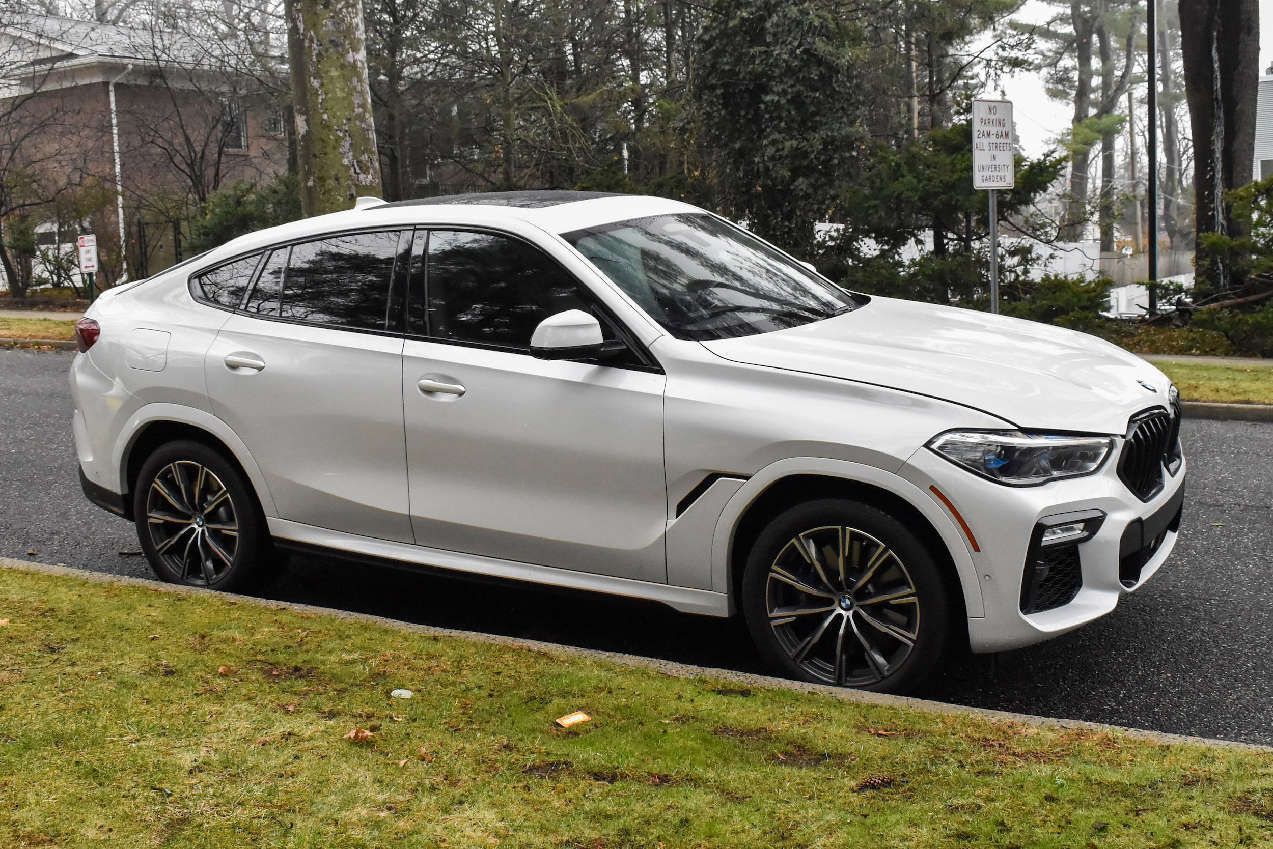 Used 2020 BMW X6 M50i w/ Executive Package image 11
