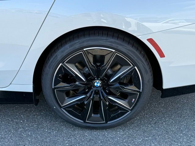 New 2026 BMW i7 xDrive60 AWD/4WD image 14