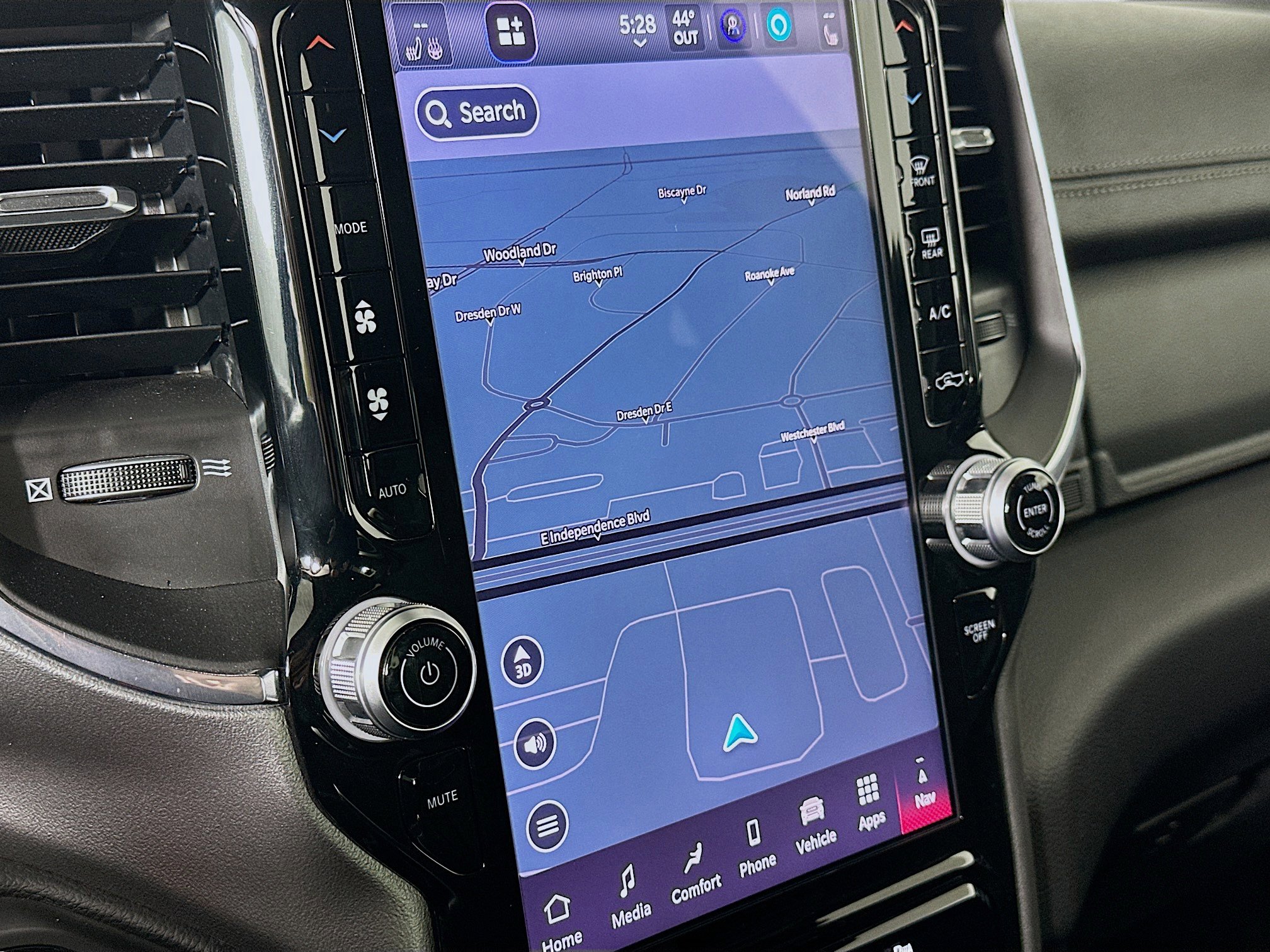 Used 2025 RAM 1500 Laramie image 22