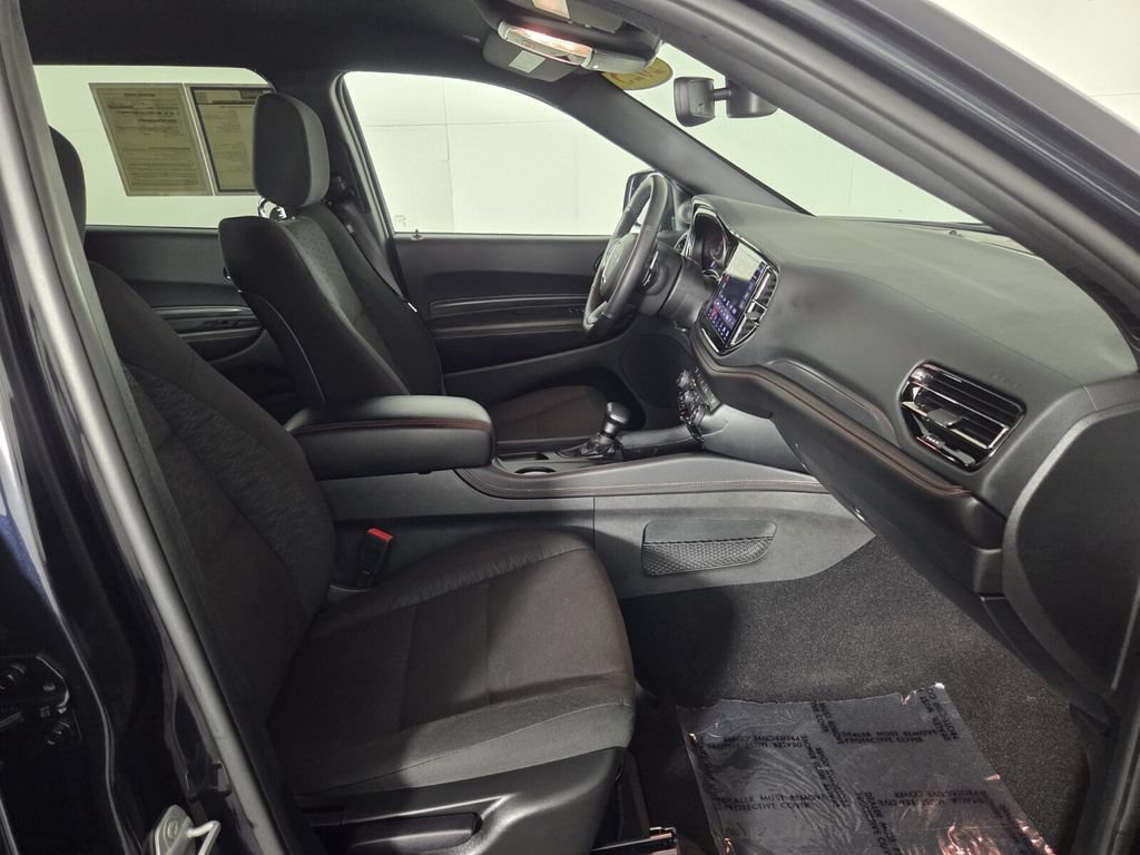 Used 2025 Dodge Durango GT w/ Blacktop Package AWD/4WD image 31
