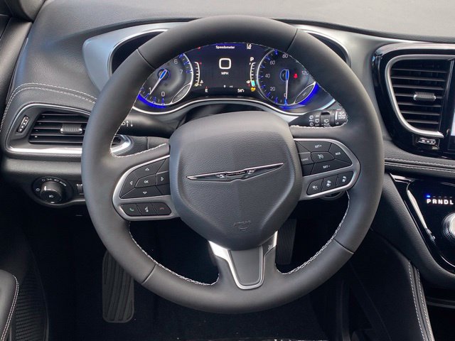 New 2026 Chrysler Pacifica Limited FWD image 41