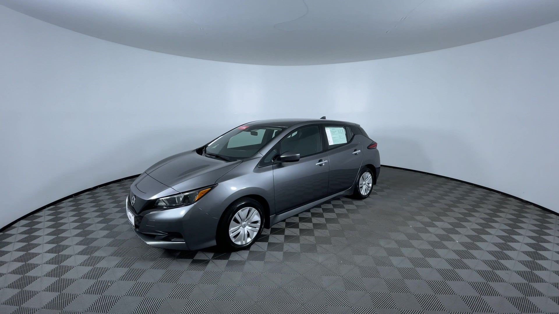 Certified 2025 Nissan Leaf S FWD image 4