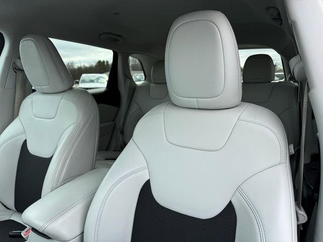 Used 2021 Jeep Cherokee Latitude Plus image 12