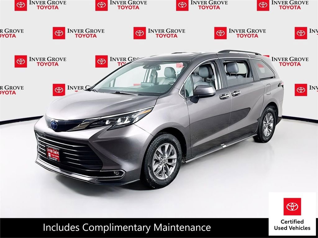 Certified 2024 Toyota Sienna XLE image 1