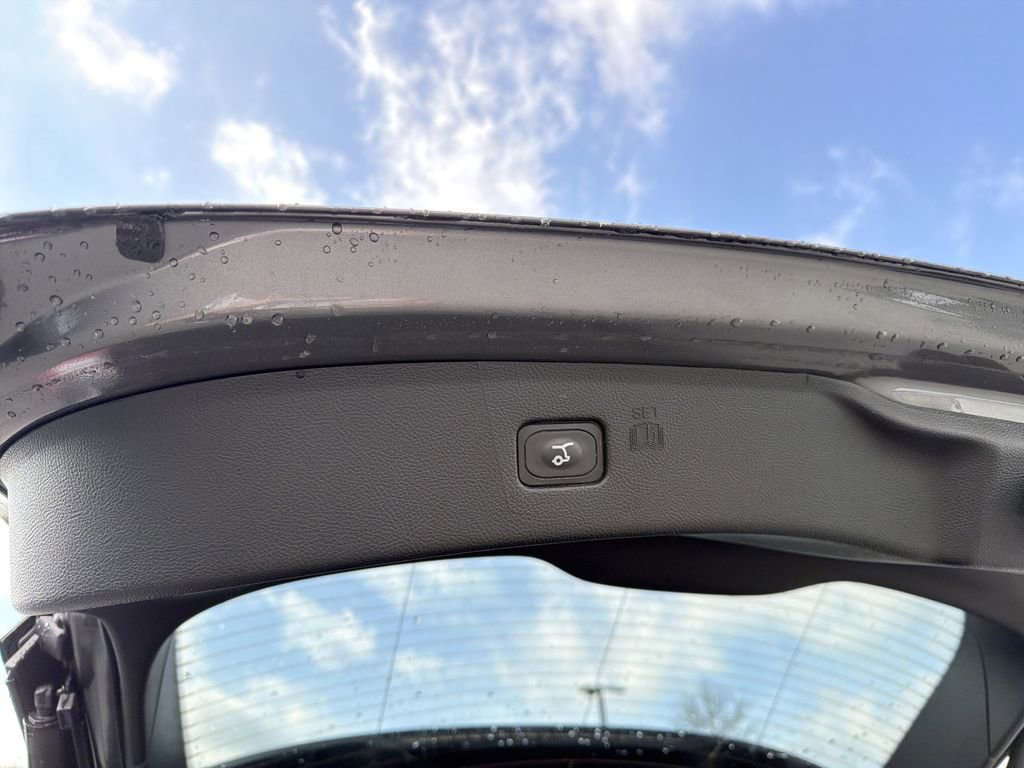 Used 2022 Ford Edge ST image 15