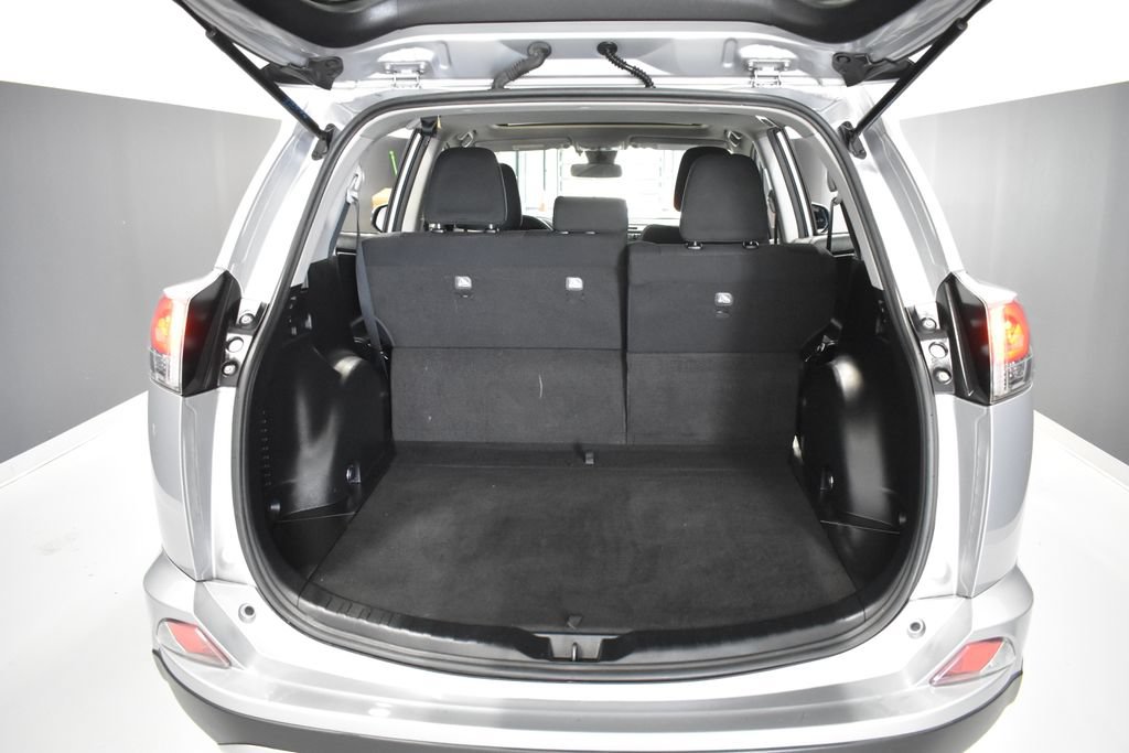 Used 2018 Toyota RAV4 XLE w/ Plus Extra Value Package FWD image 34