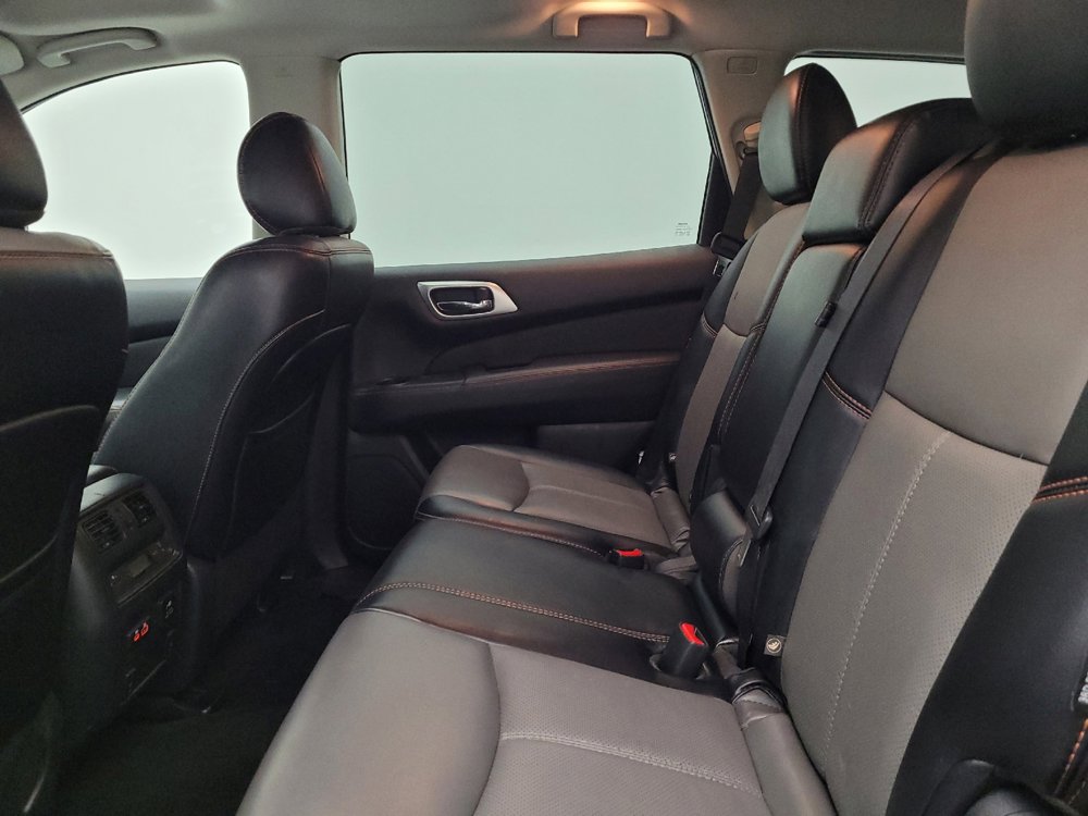 Used 2020 Nissan Pathfinder SL FWD image 18