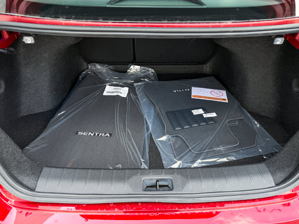 New 2027 Nissan Sentra SR w/ SR Premium Package FWD image 32