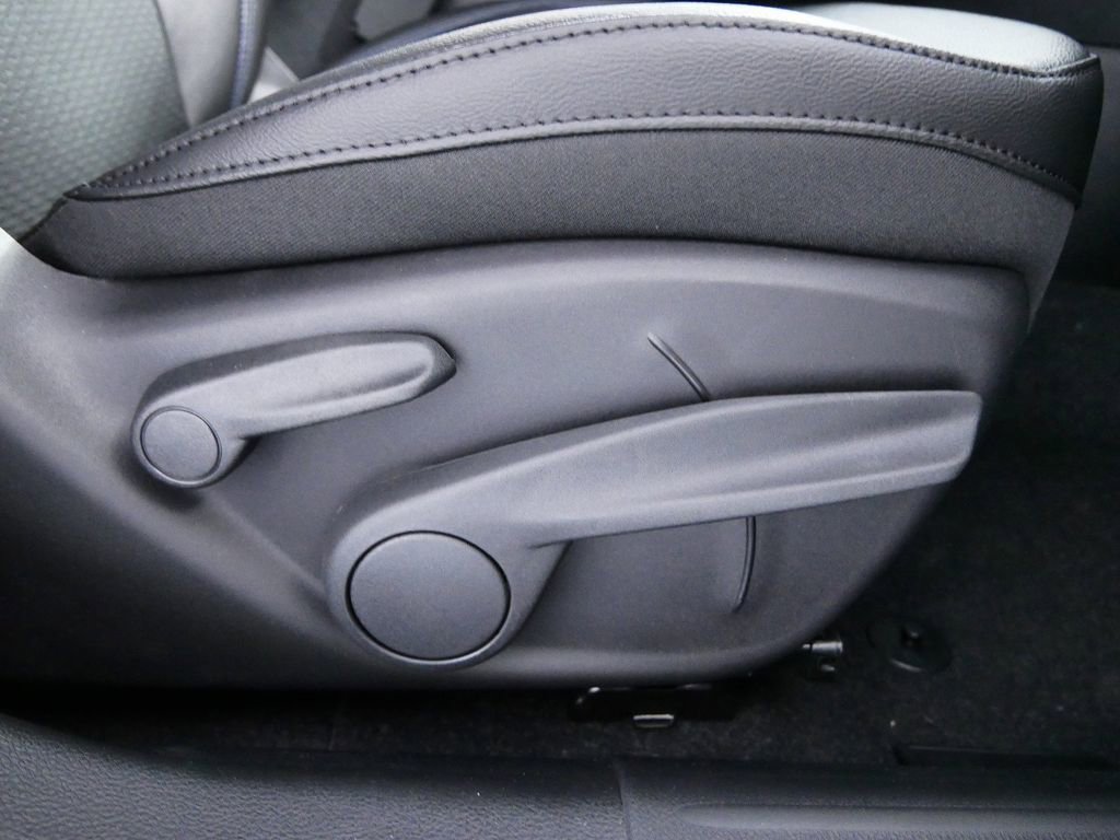 Used 2024 Jeep Compass Latitude image 22