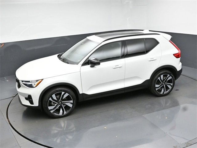 Used 2024 Volvo XC40 B5 Plus image 51