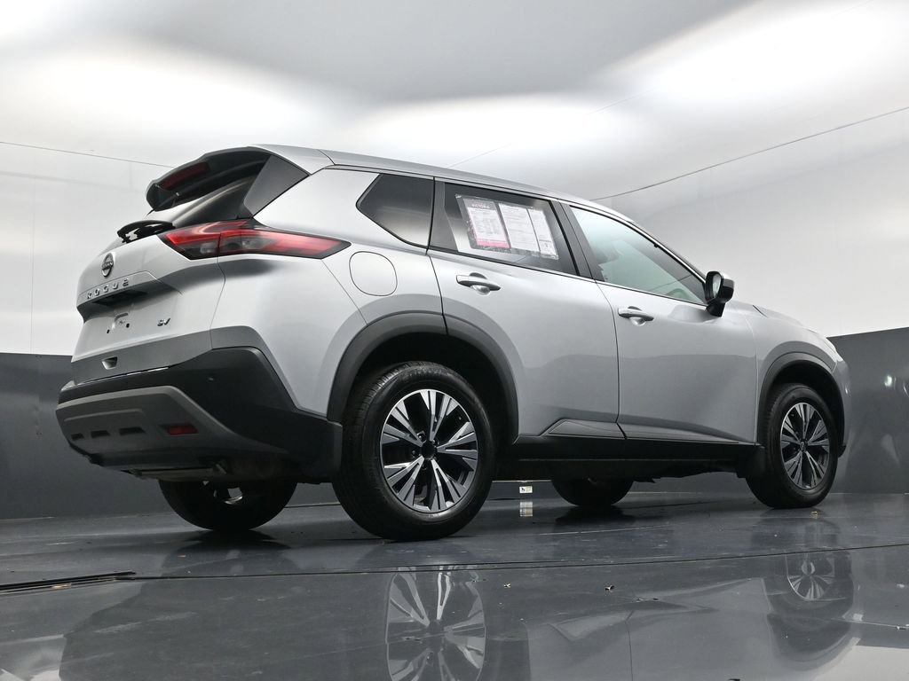 Used 2023 Nissan Rogue SV image 16