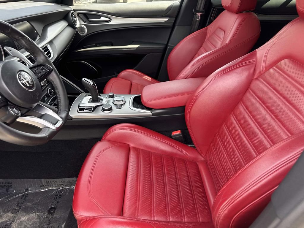 Used 2023 Alfa Romeo Stelvio Veloce image 21