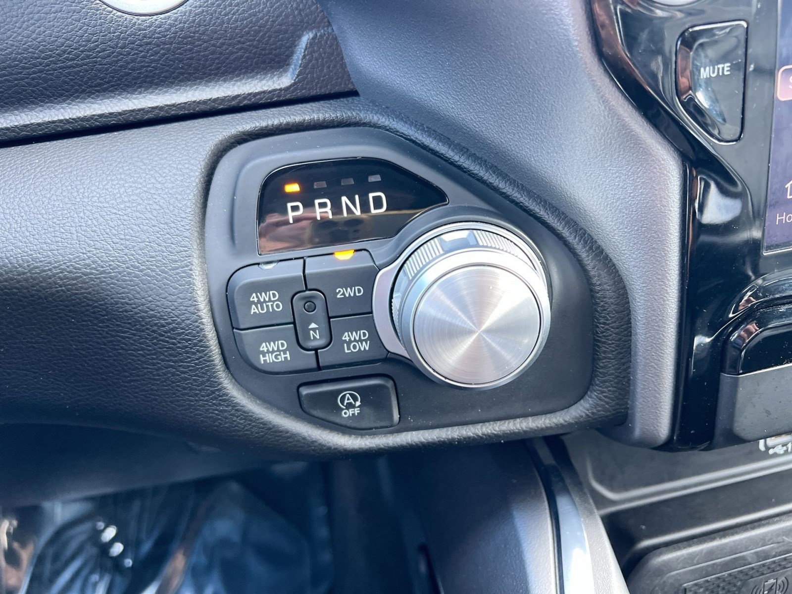 Used 2025 RAM 1500 Laramie image 20