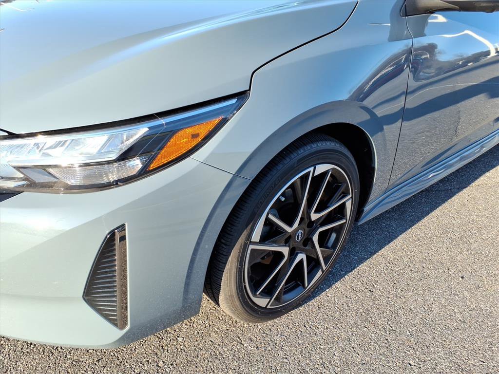 Used 2024 Nissan Sentra SR w/ SR Premium Package image 8