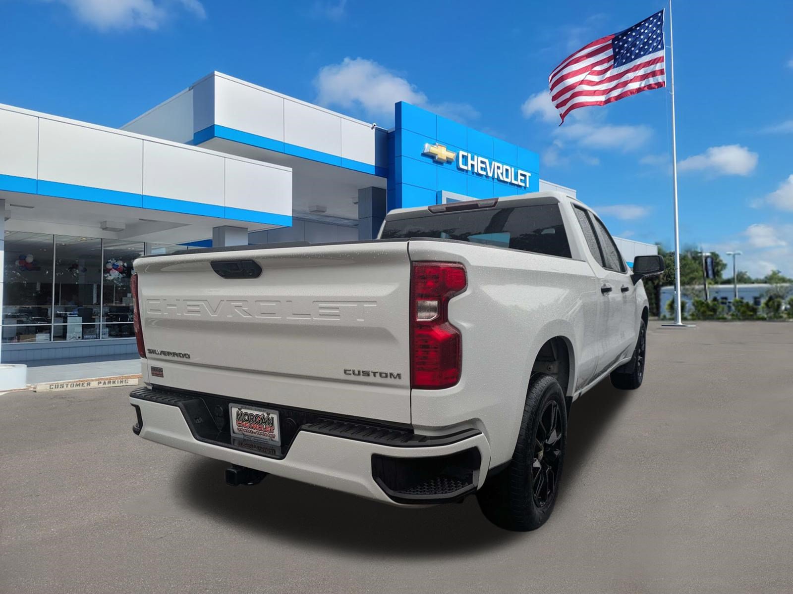Used 2024 Chevrolet Silverado 1500 Custom RWD image 3
